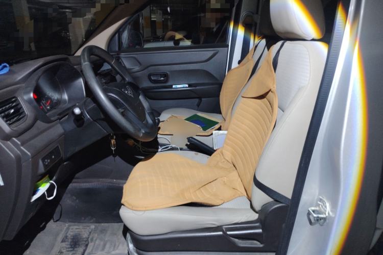 Used Wuling Hongguang V 2019 1.5L Jingqu Edition Sealed-Window Vehicle China VI LAR Left Front Seat