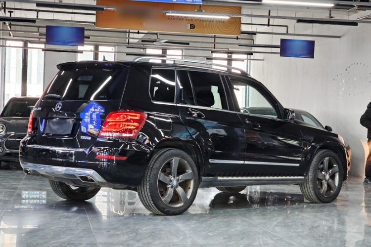 Used Mercedes-Benz GLK-Class 2013 GLK 300 4MATIC Dynamic Sunroof Model