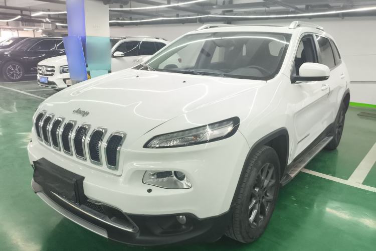 Used Jeep Cherokee 2020 2.0L Two-Wheel Drive Classic Sports Edition