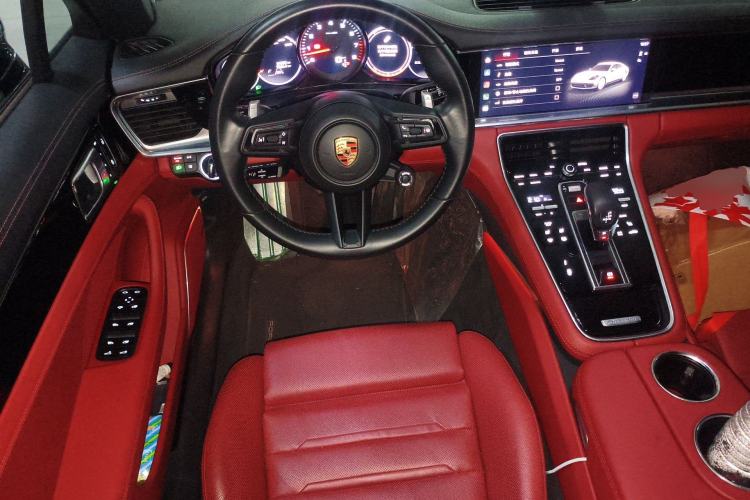 Used Porsche Panamera 2023 Restyled Panamera 4 Executive Extended Platinum Edition 2.9T Steering Wheel