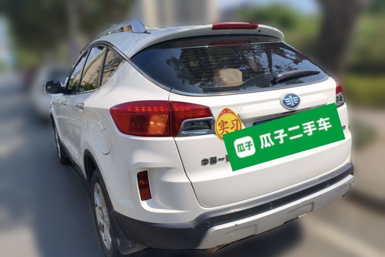 Used Bestune X80 2013 2.0L manual luxury version
