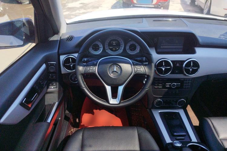 Used Mercedes-Benz GLK-Class 2014 GLK 260 4MATIC Dynamic Model Steering Wheel