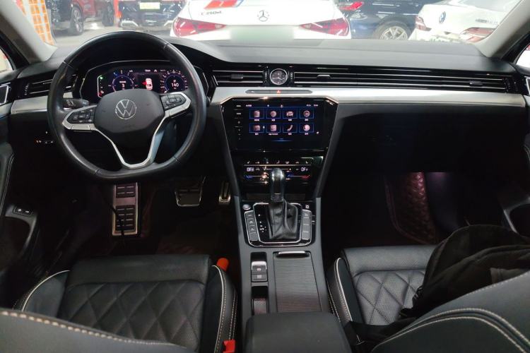 Used Volkswagen Magotan GTE Plug-in Hybrid 2022 GTE Luxury Model Center Console