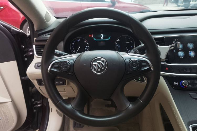 Used Buick LaCrosse 2018 28T Avenir
