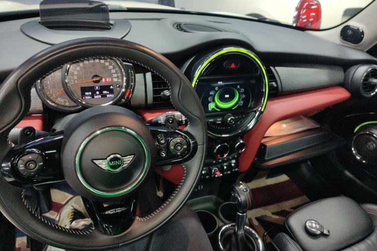 Used MINI MINI 2016 2.0T COOPER S Pioneer Edition
