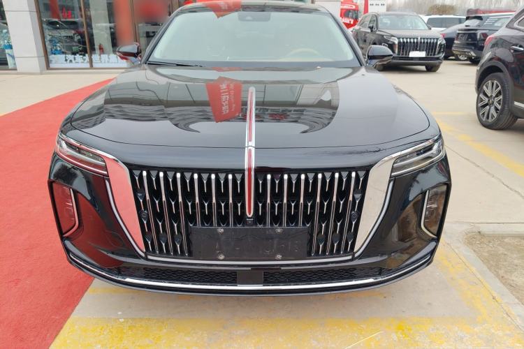 Used Hongqi H9 2025 Model Facelifted 2.0T Two-Wheel Drive Flag-Style Luxury Business Edition, 5 Seats