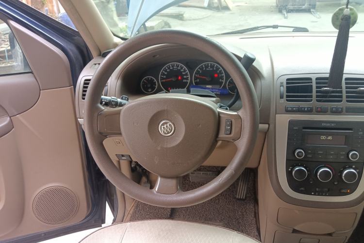 Used Buick GL8 2013 2.4L Comfort Edition Steering Wheel