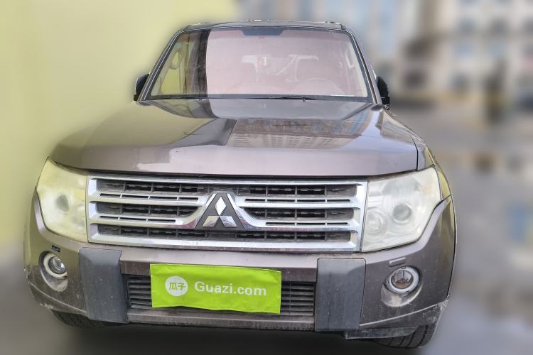 Used Mitsubishi Pajero 2010 3.0L Automatic Luxury Edition Front
