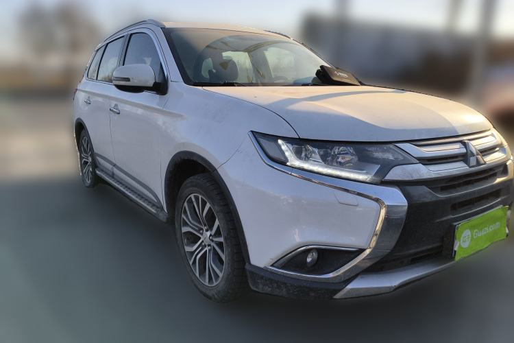 Used Mitsubishi Outlander 2016 2.4L 4x4 Luxury Edition 7-Seater