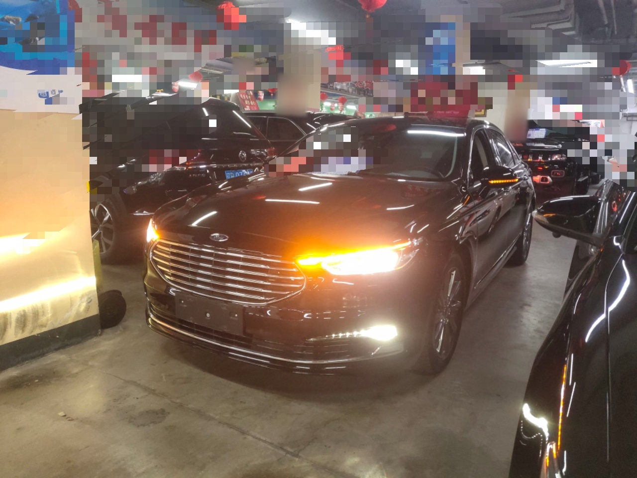 Под передней частью автомобиля