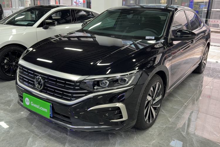 Used Volkswagen Passat 2023 Facelift 330TSI Luxury Edition