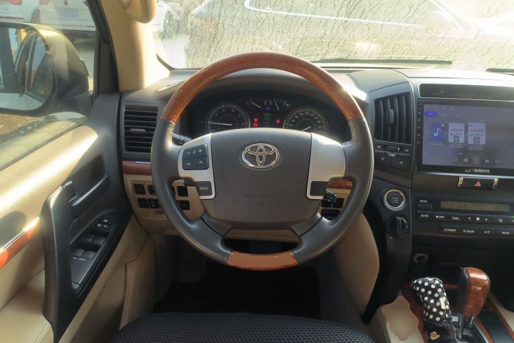 Used Toyota Land Cruiser 2013 4.0L GX-R Middle East Edition