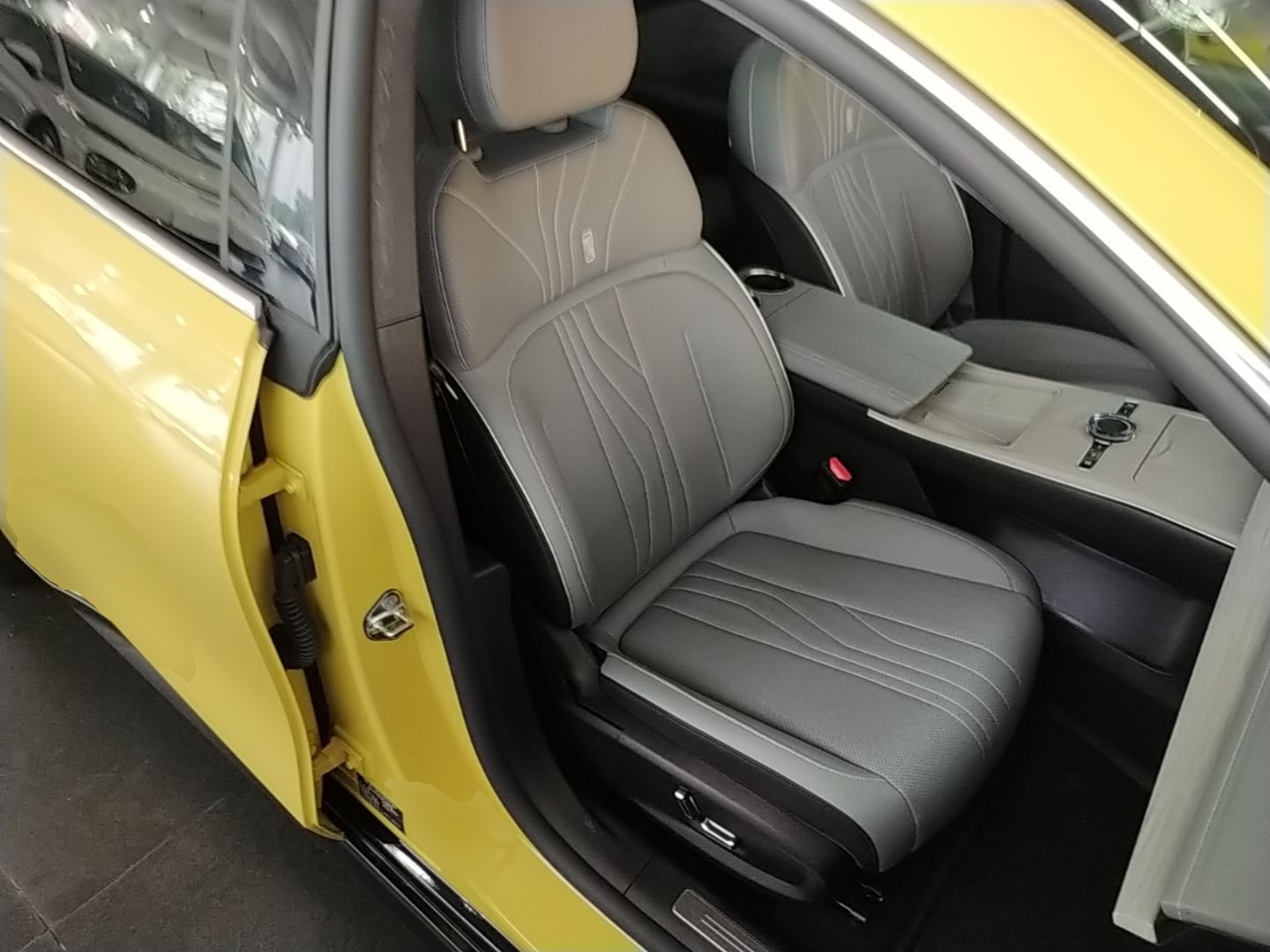 Geely Galaxy E8 2024 665 km Range Rear-Drive Starship Long-Range Version — снимка 19