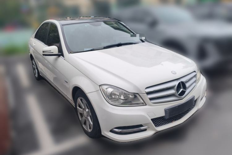 Used Mercedes-Benz C-Class 2011 C 180K Classic model Front Right 45 Deg