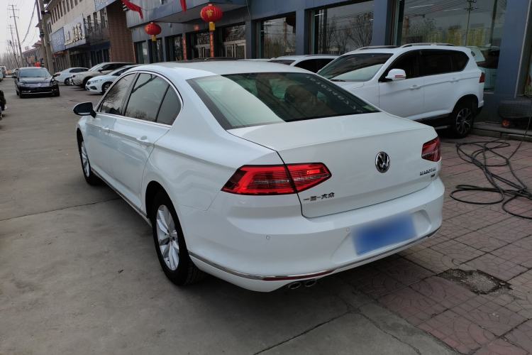 Used Volkswagen Magotan 2017 280TSI DSG Comfort Model
