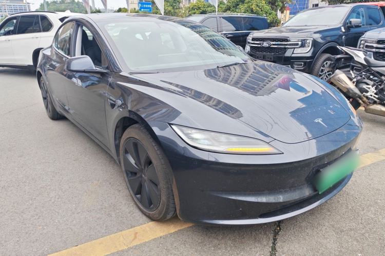 Used Tesla Model 3 2023 Long-Range All-Wheel-Drive Version
