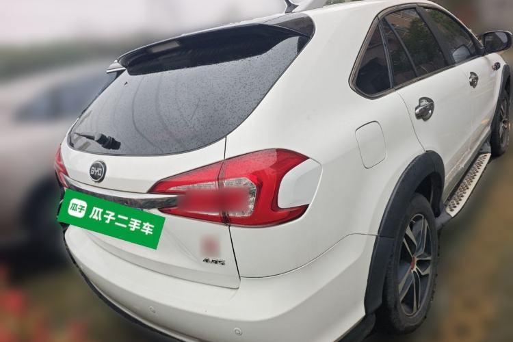 Used BYD Tang New Energy 2015 2.0T Four-Wheel-Drive Flagship Model
