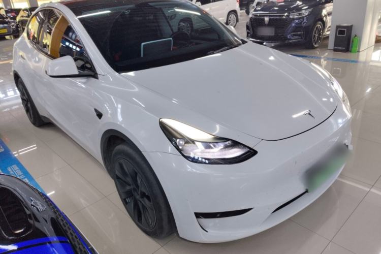 Used Tesla Model Y 2023 Rear-Wheel-Drive Version Front Right 45 Deg