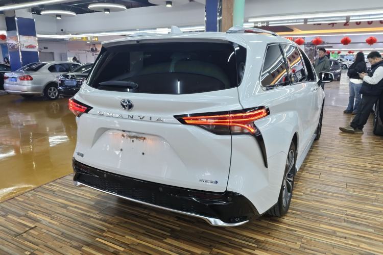 Used Toyota Granvia 2023 2.5L Hybrid Prestige VIP Edition
