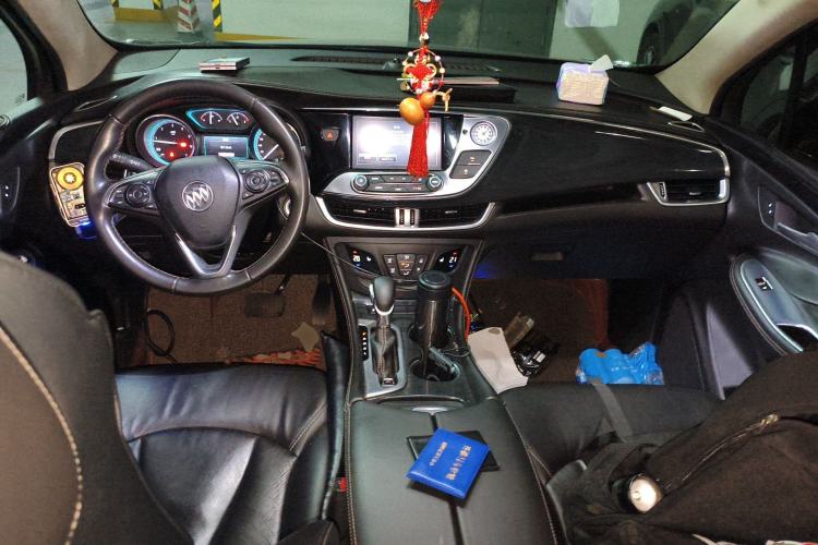 Used Buick Envision 2014 28T Four-Wheel Drive Elite Model Center Console