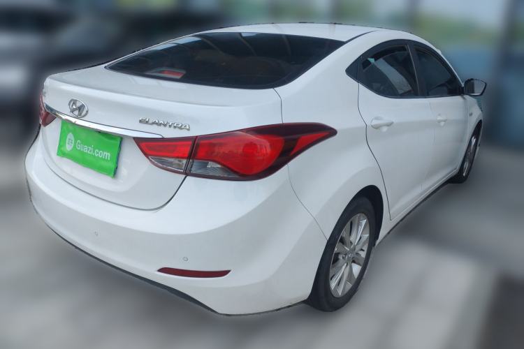Used Hyundai Elantra (5th Generation / Langdong) 2016 1.6L Automatic Smart Version
