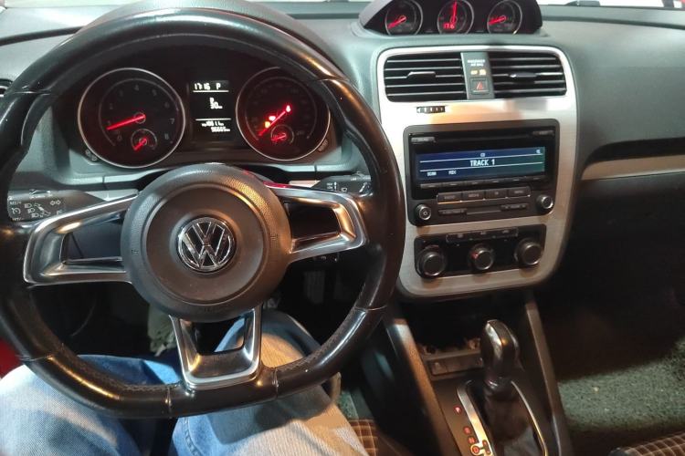 Used Volkswagen Scirocco 2015 1.4TSI Fashion Edition Center Console