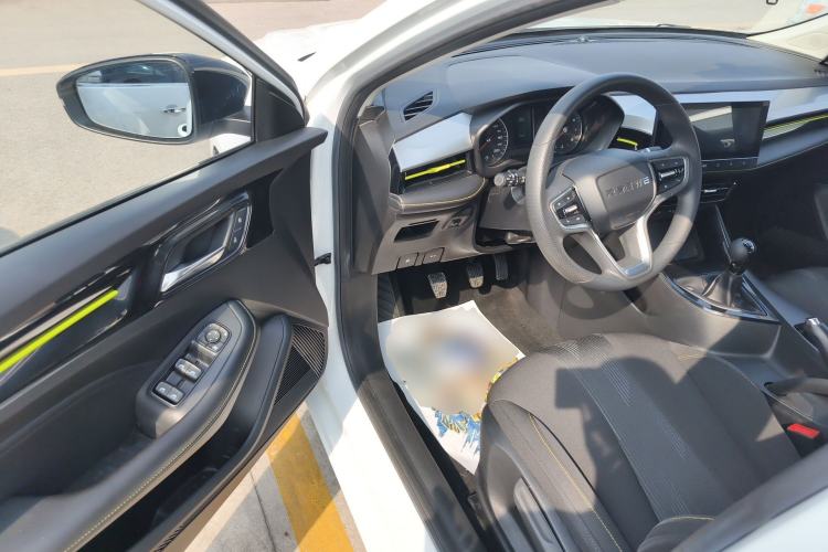 Used Roewe i5 2021 1.5L Manual Platinum Edition
