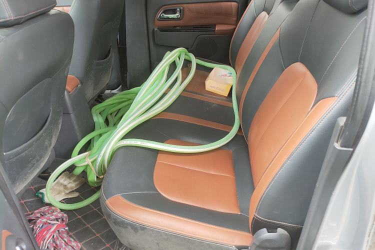 Used Great Wall Wingle 5 2014 2.4L European Version Two-Wheel Drive Entry-Level Big Double-Cab 4G69S4N
