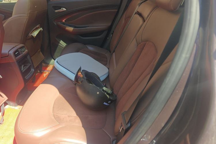 Used Buick Envision 2016 20T Two-Wheel-Drive Elite Model Left Rear Seat