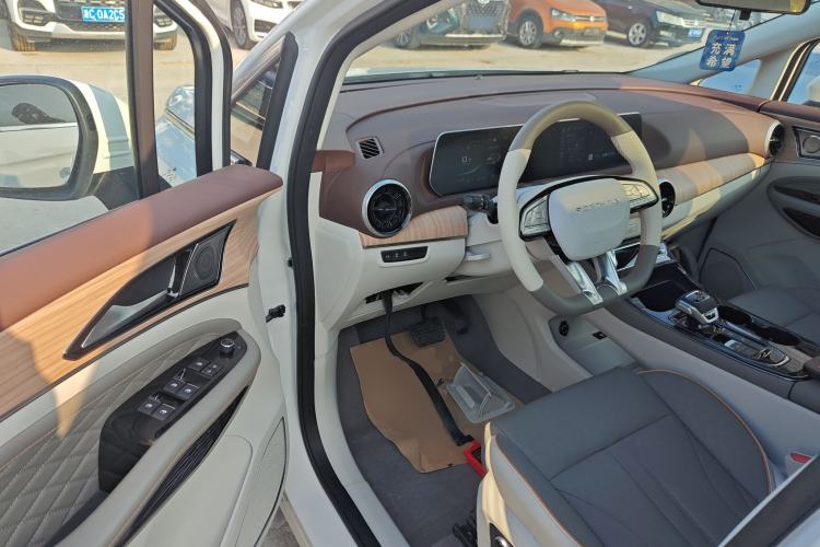 Used FORTHING Yacht 2024 1.5T DCT Guanhai Edition