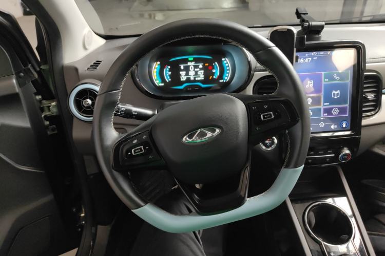 Used Chery Little Ant 2022 Sweet Pink Edition Half-Sugar Version Lithium Iron Phosphate 29.2 kWh 30 kW 301 km