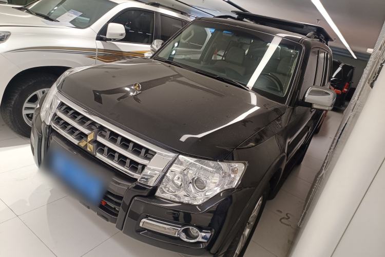 Used Mitsubishi Pajero 2018 V97 3.8L 5-Door GLS Sunroof Dual Differential – Middle East