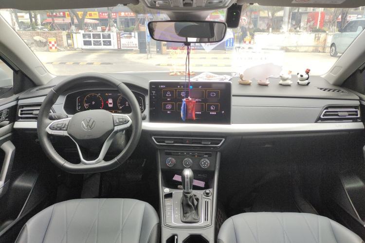 Used Volkswagen Lavida 2023 Revised Version 1.5L Automatic 5 Millionth Edition Center Console