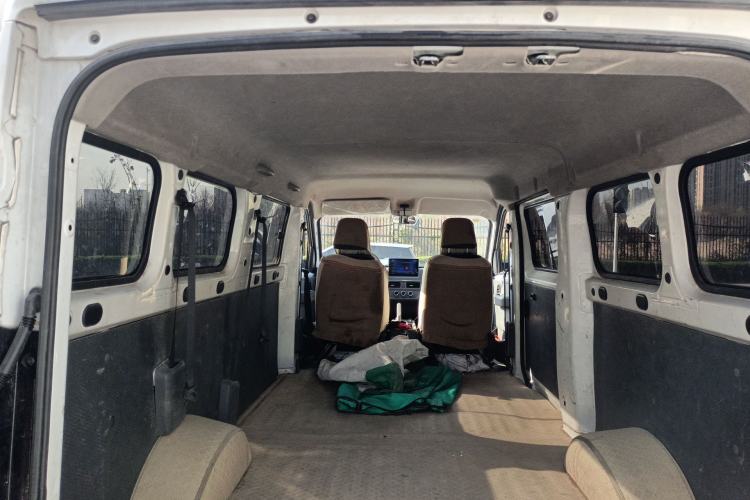 Used Wuling Yangguang 2024 300KM Comfort Version Passenger Van 75kW
