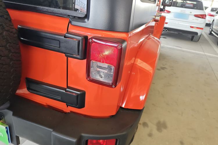 Used Jeep Wrangler 2015 3.0L Sahara Four-Door Edition