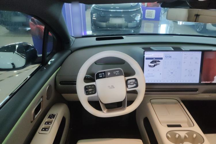 Used Li Auto i6 2025 Model Two-Wheel-Drive Standard Type Steering Wheel