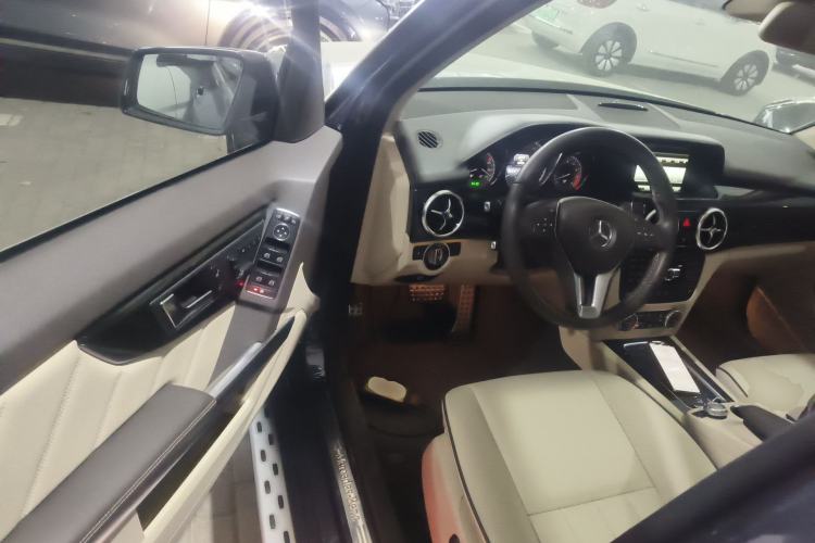 Used Mercedes-Benz GLK-Class 2013 Facelift GLK 300 4MATIC Luxury Edition Driver Seat