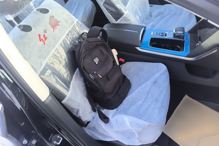 Used Hongqi HS7 PHEV 2025 Model 2.0T PHEV Four-Wheel Drive 2 Million Units Commemorative Edition 6-Seater