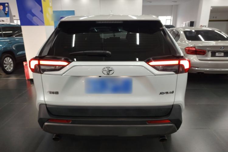 Used Toyota RAV4 2021 2.0L CVT Two-Wheel Drive Fashion PLUS Edition
