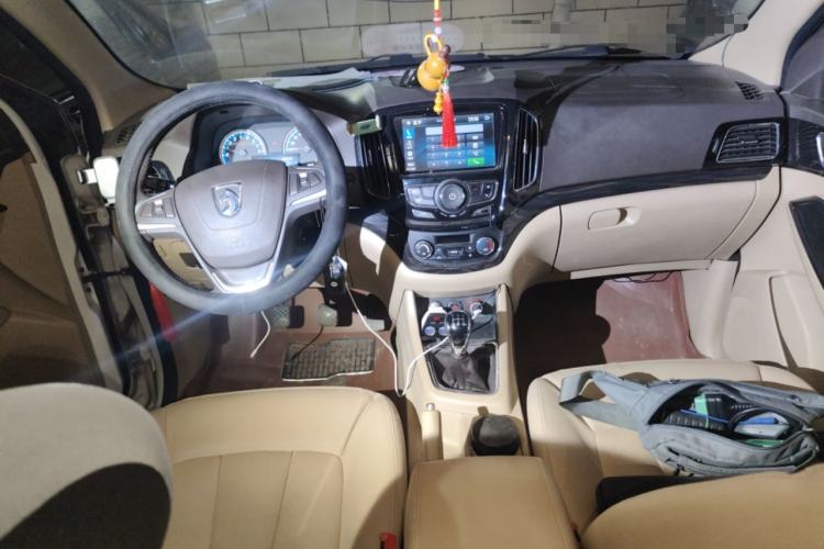 Used Baojun 730 2015 1.8L Manual Luxury Navigation ESP Version 7-seater