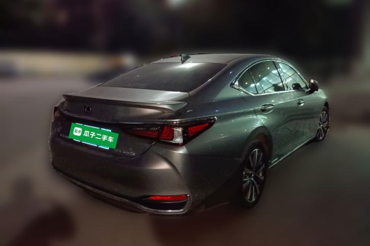 Used Lexus ES 2020 300h Premier Edition
