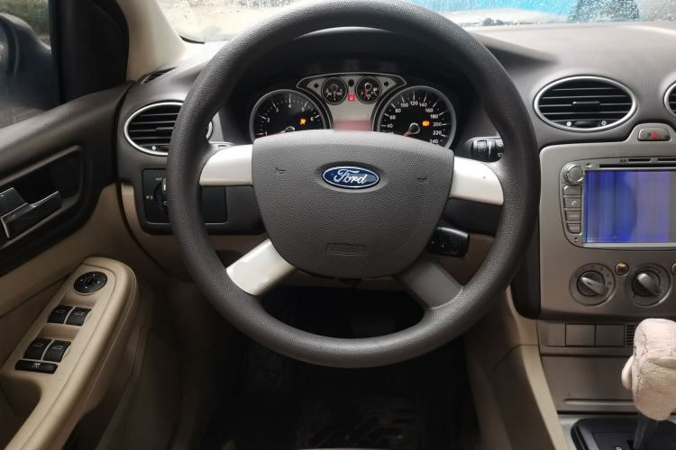 Used Ford Focus 2011 Sedan 1.8L Automatic Fashion Edition
