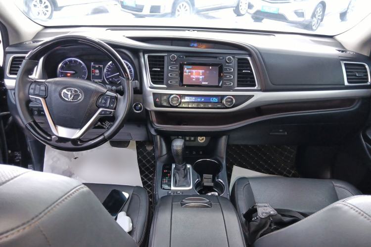 Used Toyota Highlander 2018 2.0T Four-Wheel Drive Luxury Edition 7 Seats China V Emission Standard