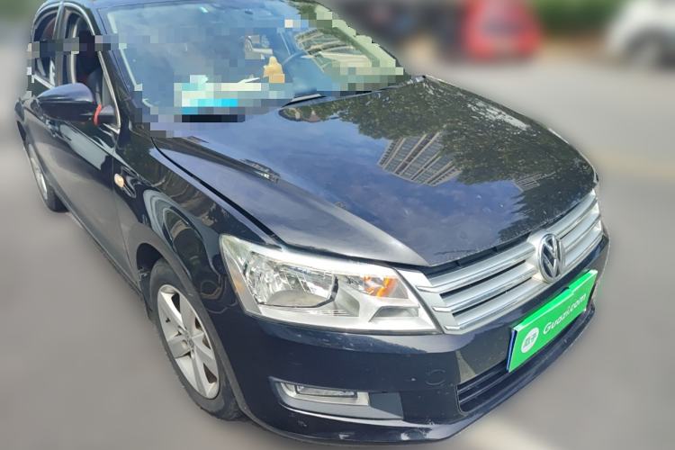 Used Volkswagen Santana 2015 1.6L Automatic Comfort Edition Front Right 45 Deg