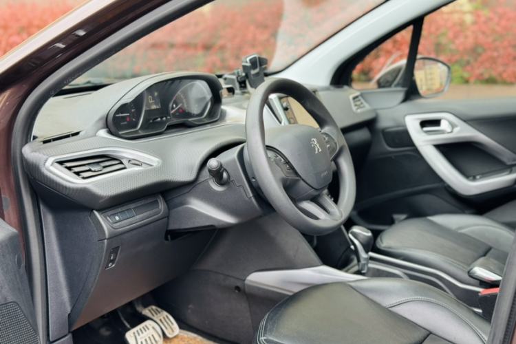 Used Peugeot 2008 2014 1.6L Automatic Fashion Edition Exterior 7