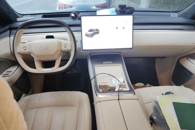 Used ONVO Luxeed L90 2025 Model—Ultra Six-Seater Version