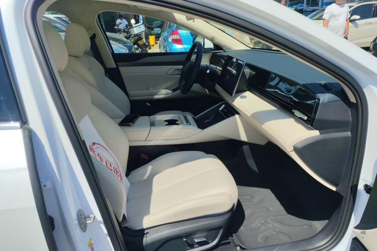 Used BYD Qin L 2025 EV 545KM Beyond Version Right Front Seat