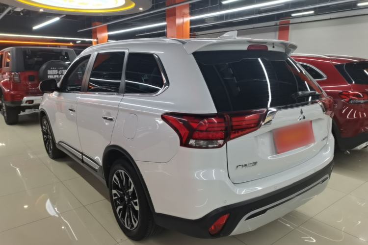 Used Mitsubishi Outlander 2020 2.4L 4x4 Zhi Xiang Edition 5 Seats
