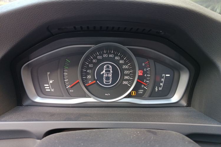 Used Volvo V60 2015 T5 Zhiyi Edition