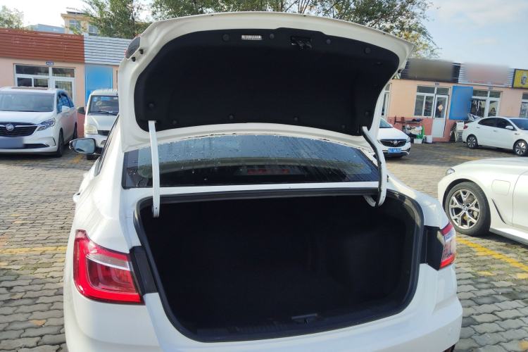 Used CHANGAN Eado DT 2019 1.6L Manual Comfort Model China VI Standard